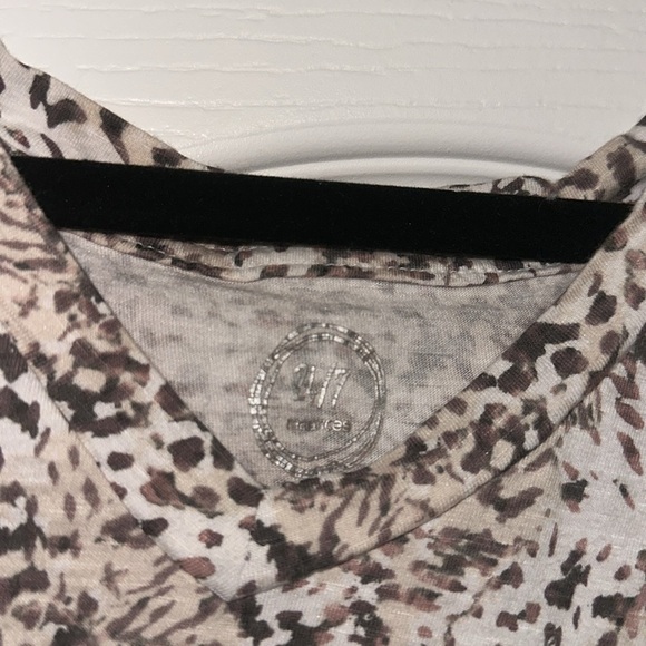 Maurice’s 24/7 Black and brown and white  Asymmetrical Blouse size Large - Picture 3 of 6